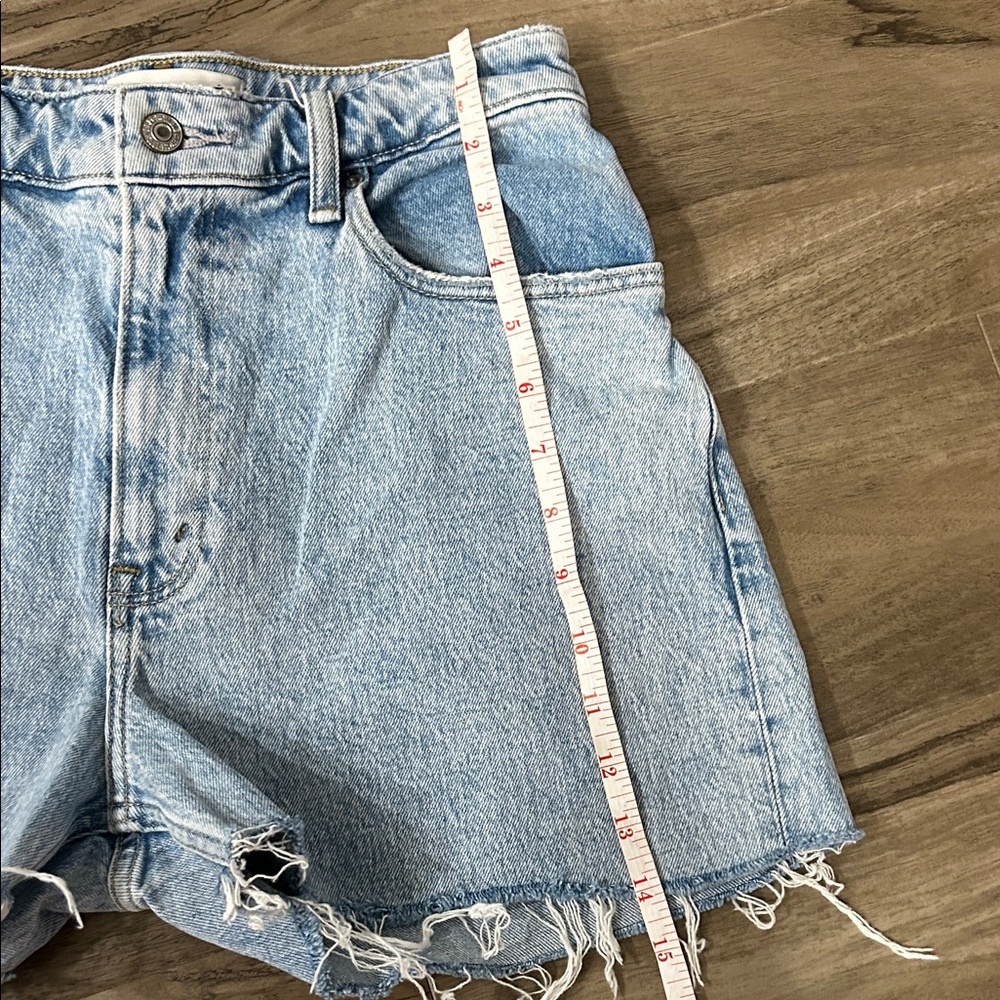 Abercrombie & Fitch Curve Love Denim Cutoff Shorts - Women - Picture 5 of 6